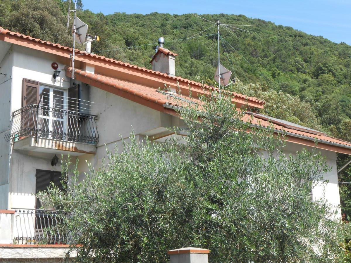 شقة Vezzi Portio  في La Mansardina المظهر الخارجي الصورة